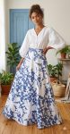 Chemisier Blanc et Jupe Longue Florale Bleue